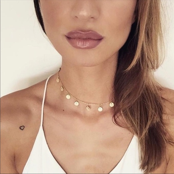 Jewelry - Last 1! Dangling Circle Choker
